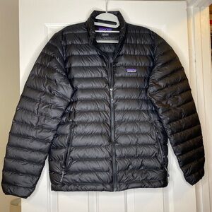 Patagonia puffer jacket for men, size medium, brand new.